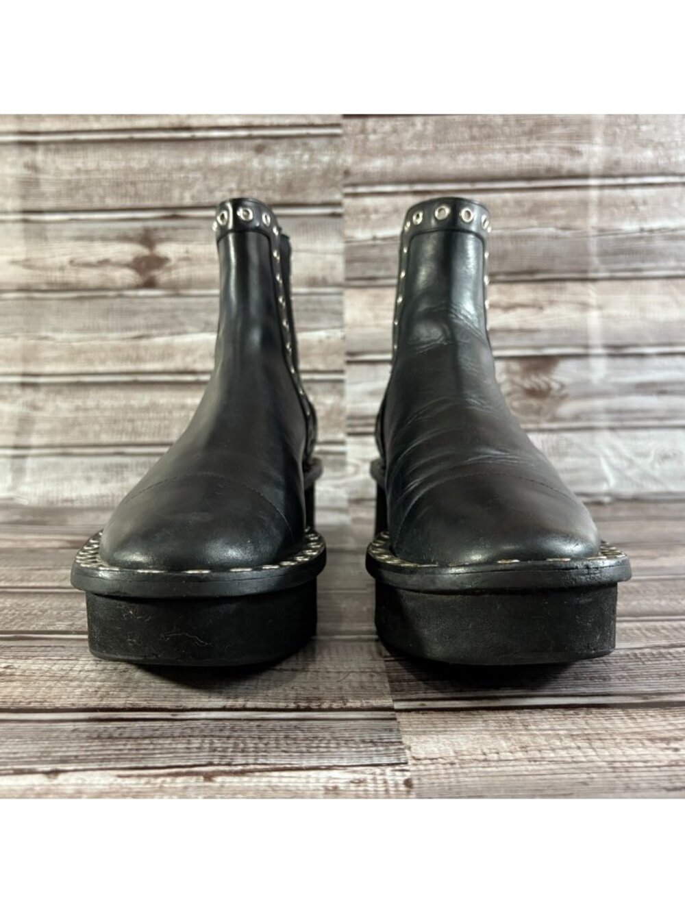 Robert Clergerie leather studded Chelsea boots size 38.5 US 8.5 color black - Picture 3 of 11